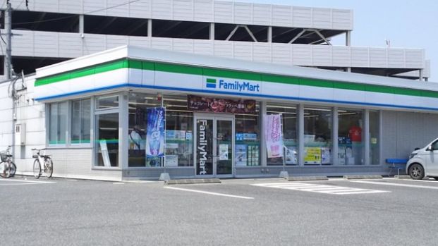 ファミリーマート 倉敷中庄店の画像