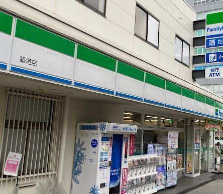 ファミリーマート 築港店の画像