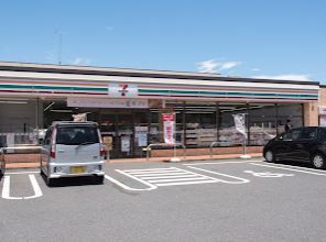 セブンイレブン 立川幸町店の画像