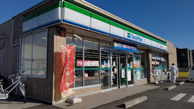 ファミリーマート 総社岡谷店の画像