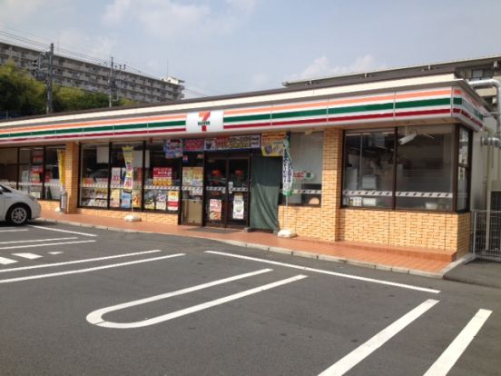 セブンイレブン多摩ニュータウン通り店の画像