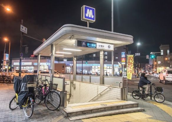 岸里駅の画像