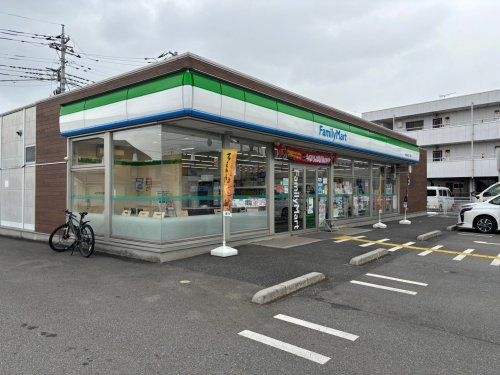 ファミリーマート本庄日の出2丁目店の画像