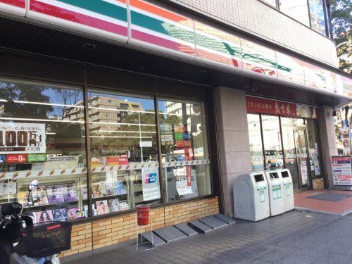 セブンイレブン 伊勢佐木長者町駅前店の画像