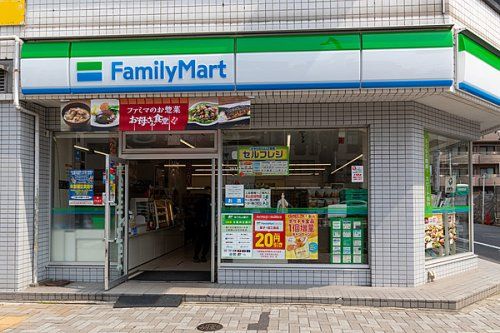 ファミリーマート 東山公園駅前店の画像