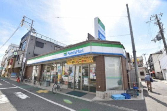 ファミリーマート 羽衣駅西店の画像