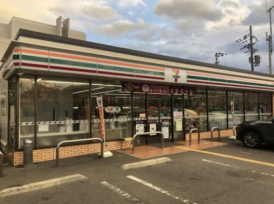 セブンイレブン 堺赤坂台6丁店の画像