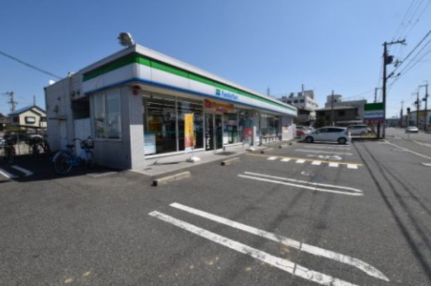 ファミリーマート 泉大津尾井千原店の画像