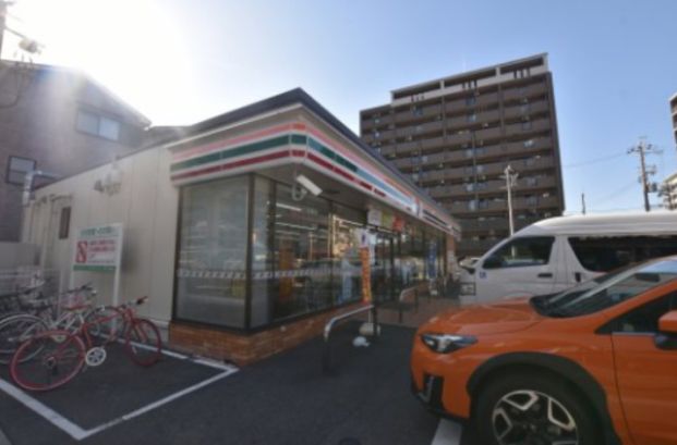 セブンイレブン 泉大津駅南店の画像