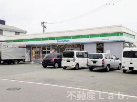 ファミリーマート 熊本近見七丁目店の画像