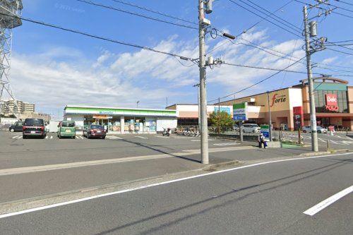 ファミリーマート 横浜鶴見元宮店の画像