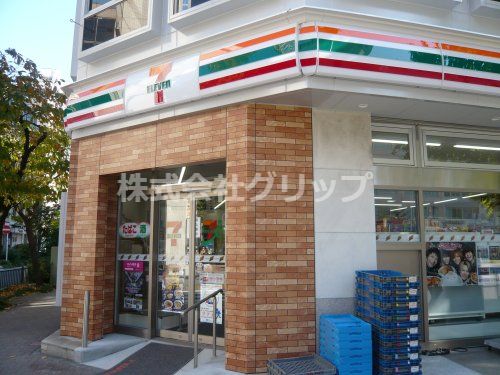 セブンイレブン 横浜尾上町2丁目店の画像