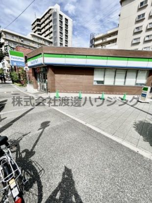 ファミリーマート緑地公園駅東店の画像