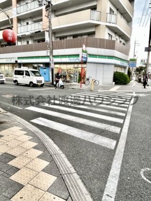 ファミリーマート服部駅前店の画像