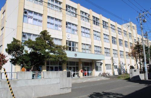 札幌市立白石中学校の画像