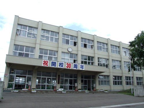 札幌市立新琴似緑小学校の画像