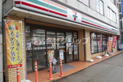 セブンイレブン 横浜上反町店の画像