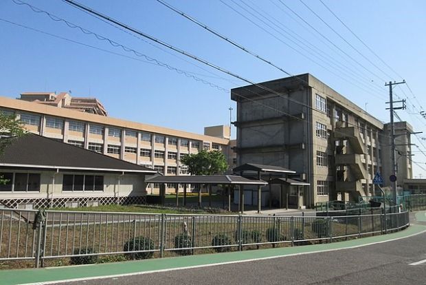 朝霧中学校の画像