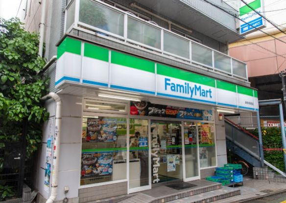 ファミリーマート 豪徳寺駅前店の画像