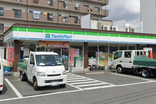 ファミリーマート 東大阪西堤店の画像