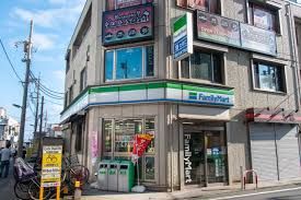 ファミリーマート 保谷駅南口店の画像