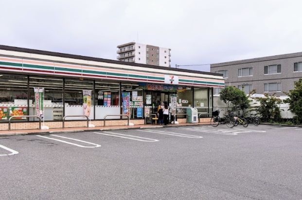 セブンイレブン 足立神明1丁目店の画像