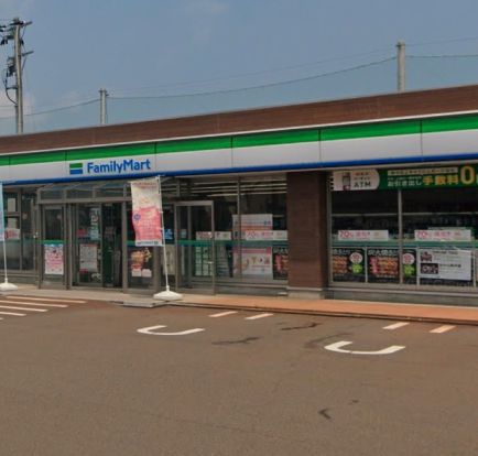 ファミリーマート 上越南新町店の画像