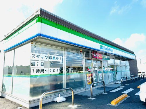 ファミリーマート 富里七栄南店の画像