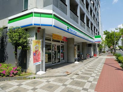 ファミリーマート 本庄西三丁目店の画像