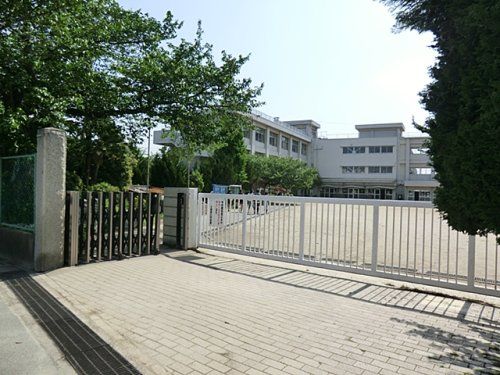 大東西小学校の画像