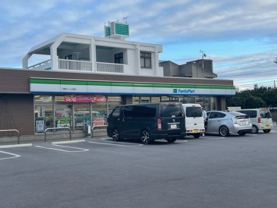 沖縄ファミリーマート アワセベイストリート店の画像