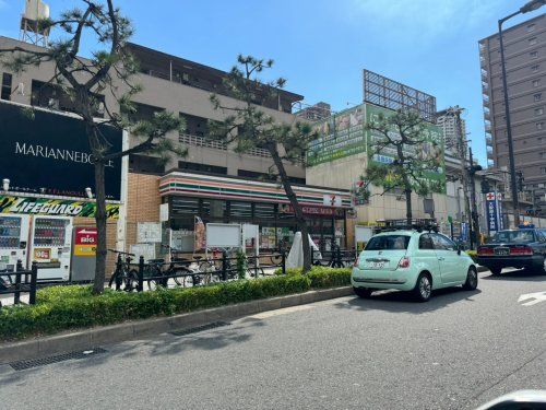 セブンイレブン 大阪鶴橋駅西店の画像