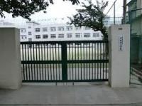 文京区立千駄木小学校の画像