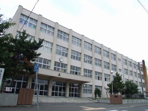 札幌市立山の手南小学校の画像