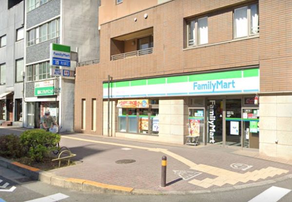 ファミリーマート 本駒込六丁目店の画像