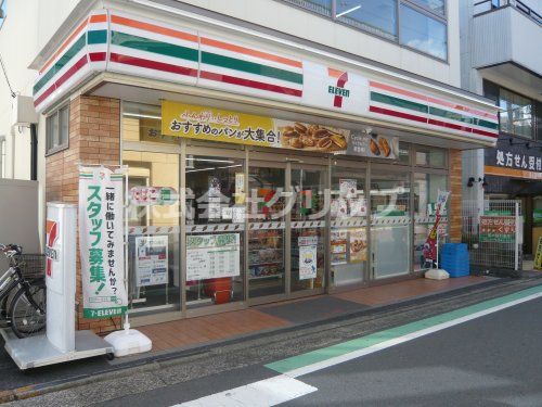 セブンイレブン 横浜大倉山3丁目店の画像