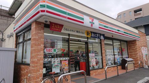 セブンイレブン 池田駅南店の画像