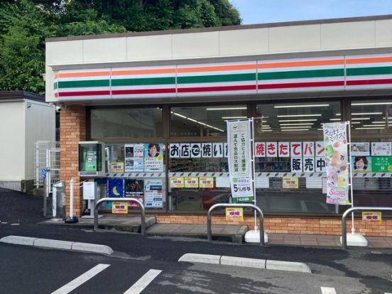 セブンイレブン 横浜鶴見東寺尾3丁目店の画像