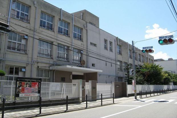 新高小学校の画像