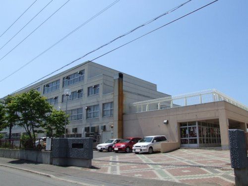 札幌市立新琴似中学校の画像