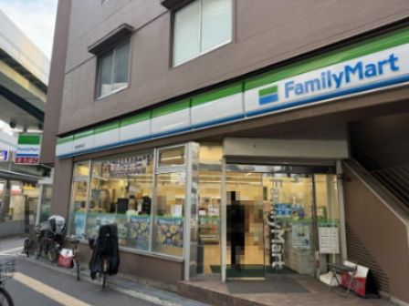 ファミリーマート 阿波座駅前店の画像