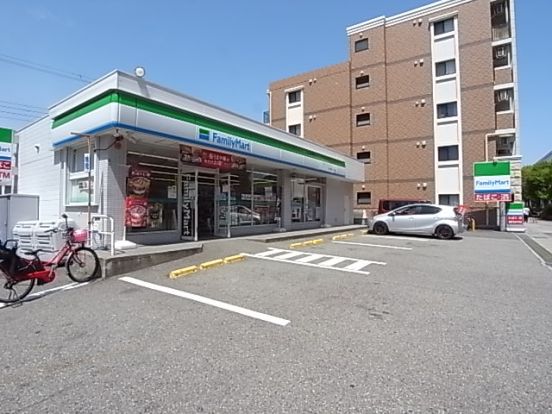 ファミリーマート 深江本町一丁目店の画像