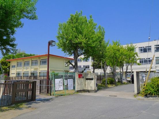 奈良市立明治小学校の画像
