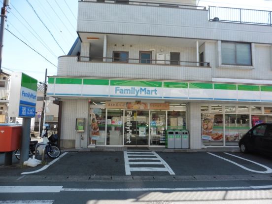 ファミリーマート三河屋上鶴間店の画像