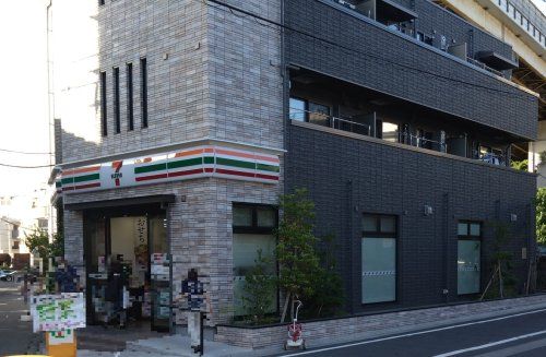 セブンイレブン 横浜野庭町店の画像