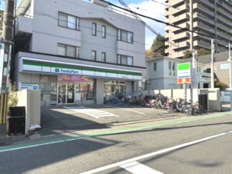 ファミリーマート 甲陽園駅前店の画像