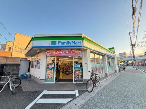 ファミリーマート 西宮里中町店の画像