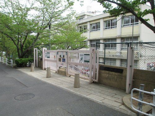 西舞子小学校の画像