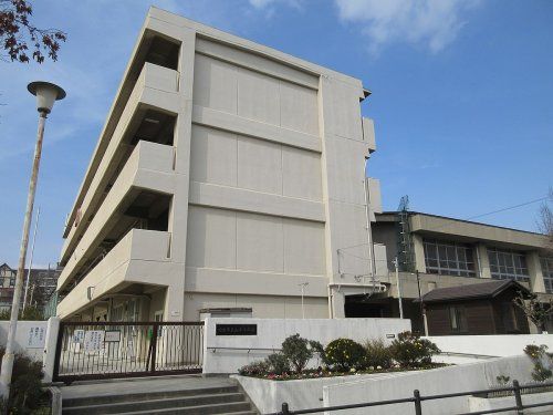 吹田市立山手小学校の画像