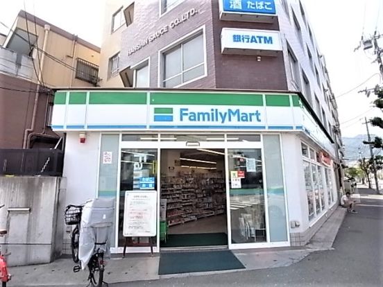 ファミリーマート 陸前屋東灘店の画像